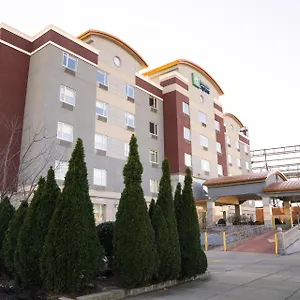 holiday-inn-express-maspeth.us-newyorkcity.com/